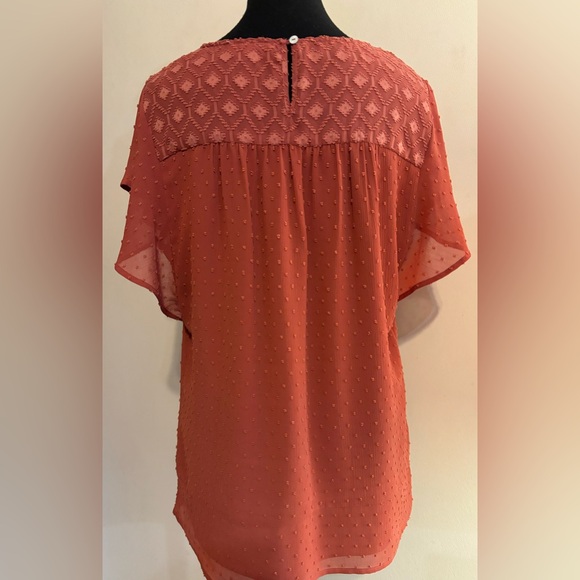 Daniel Rainn crochet lace print flutter sleeve Amaranth red. Size Large - Picture 5 of 7